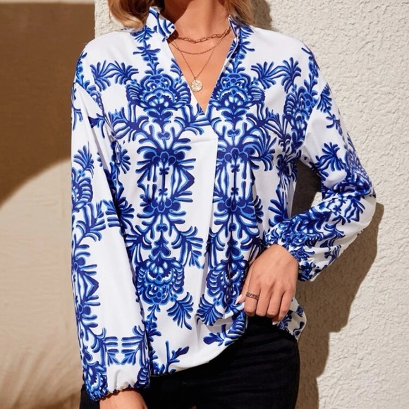 NEW INVENTORY 🌺Allover Print Lantern Sleeve Blouse🌺 - Picture 6 of 7